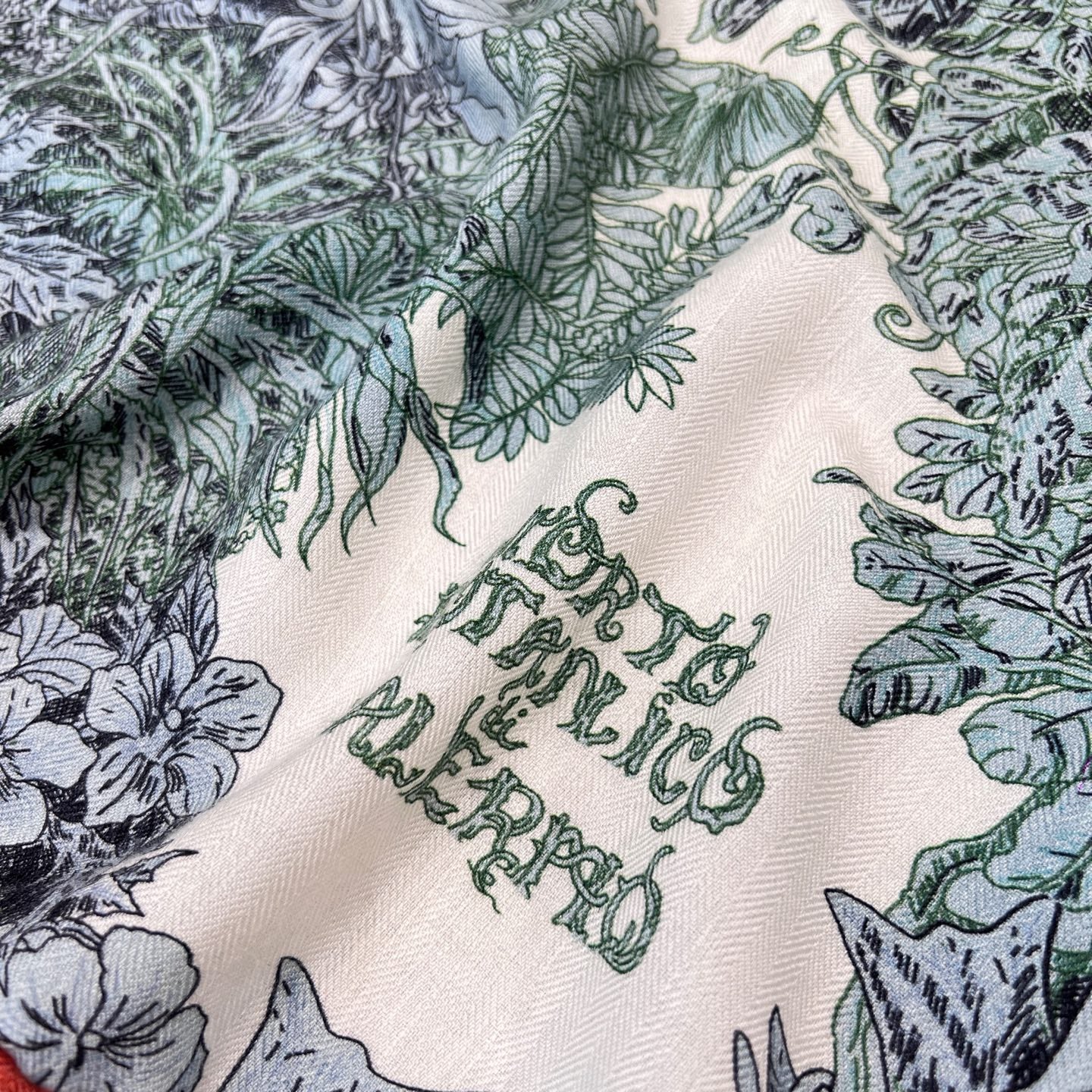 “Francois Houtin” Botanical Garden Cashmere & Silk Shawl 136 x 137 cm