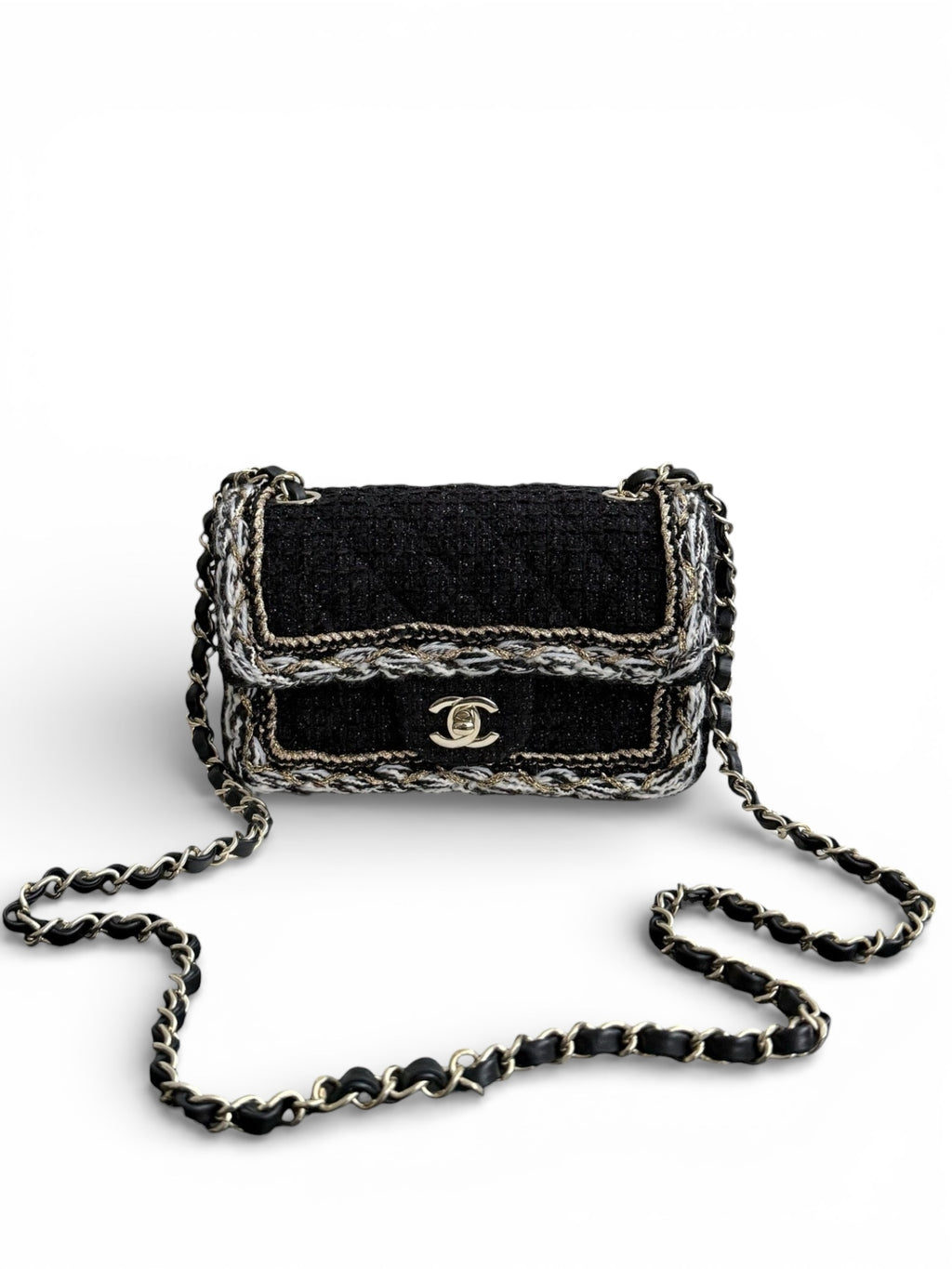 25 Tweed Flap Shoulder Bag