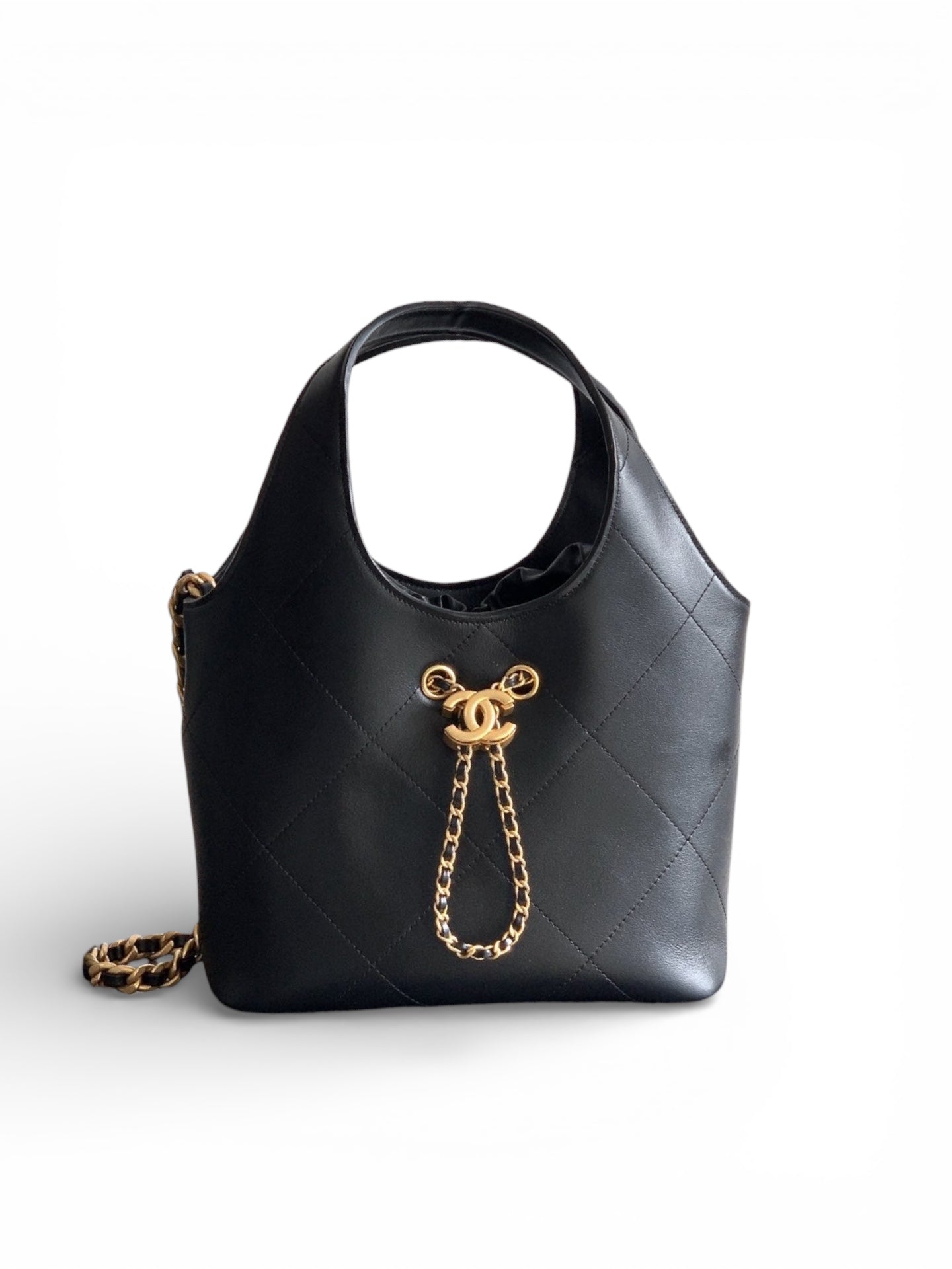 26P Quilted Leather Style Basket Bag