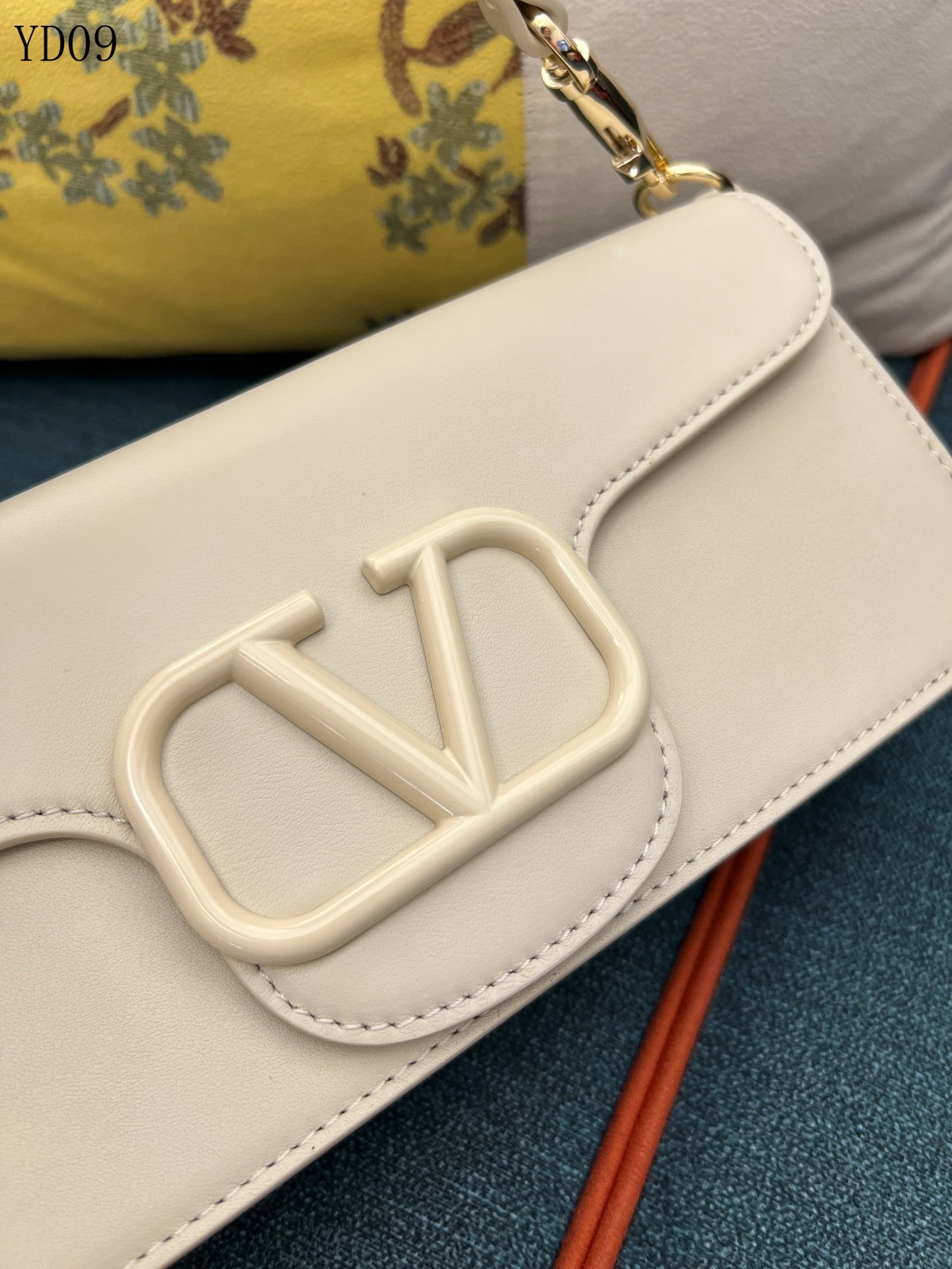 Garavani VLogo Signature Bag