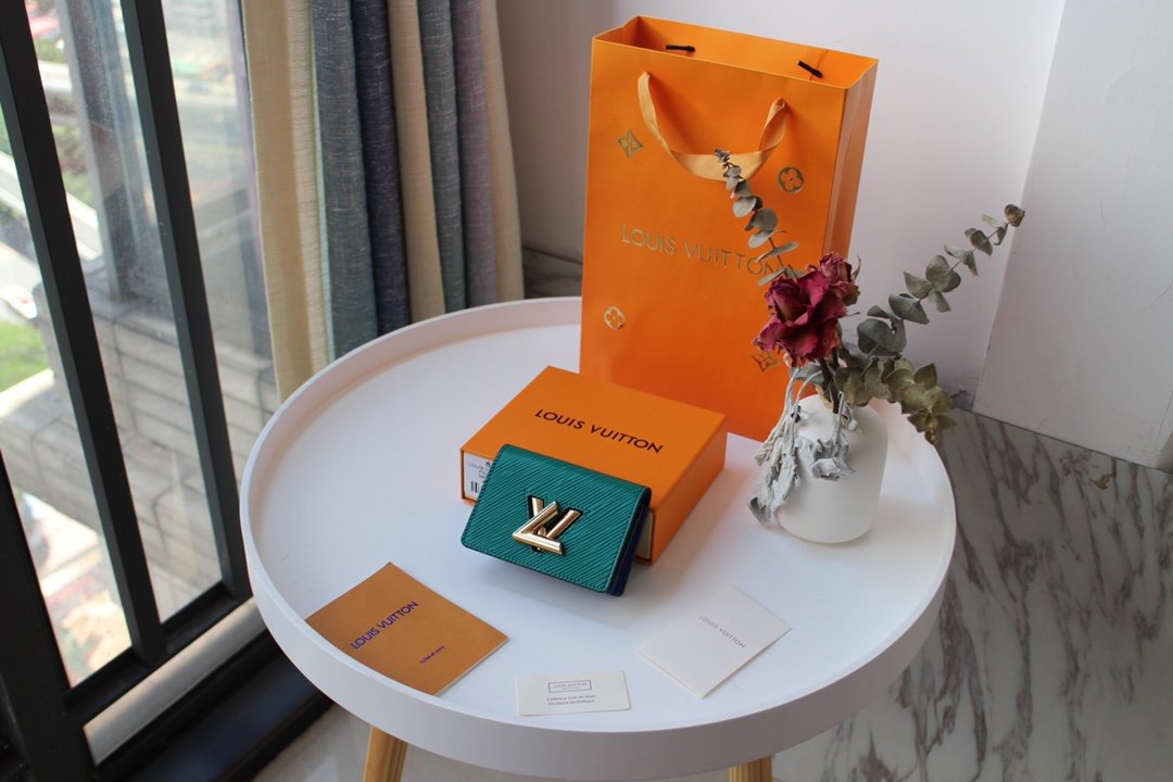 Epi Leather Twist Wallet