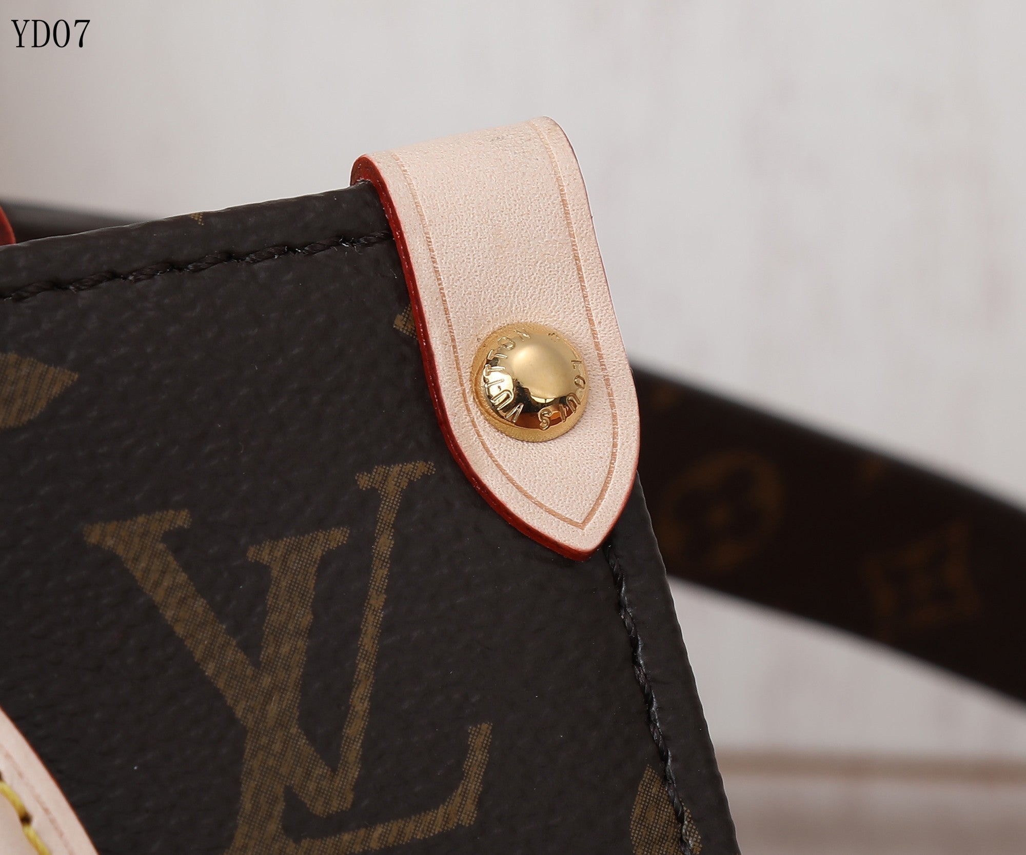 Monogram Sac Plat BB