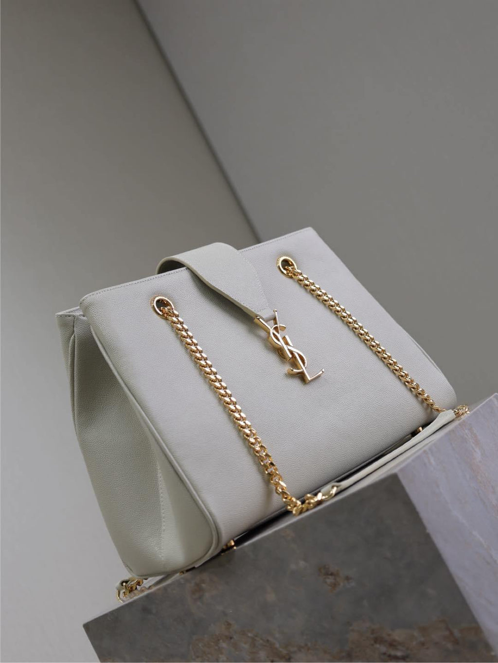 Grain Leather Chain Shoulder Bag