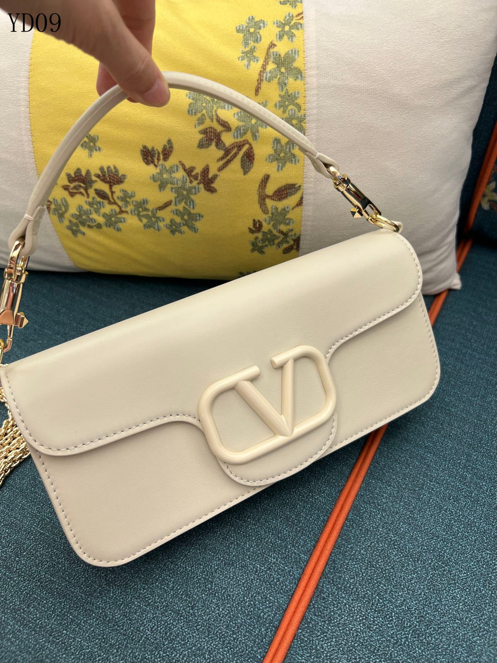 Garavani VLogo Signature Bag