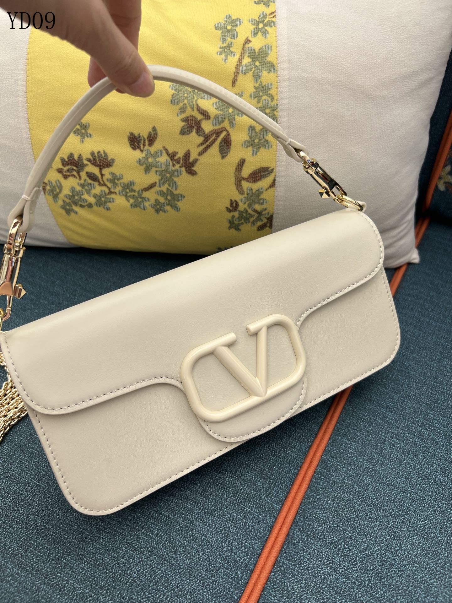 Garavani VLogo Signature Bag