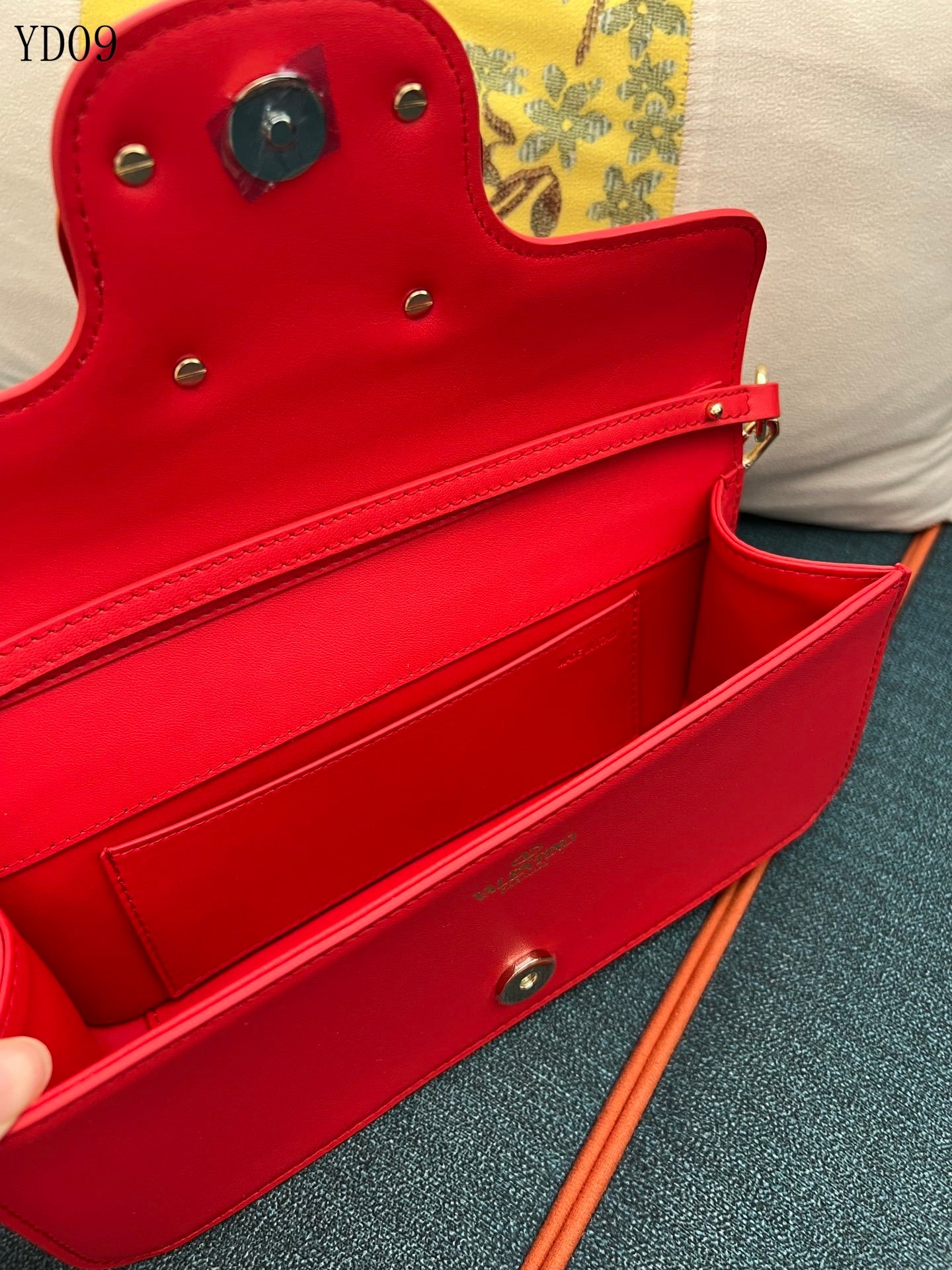 Garavani VLogo Signature Bag