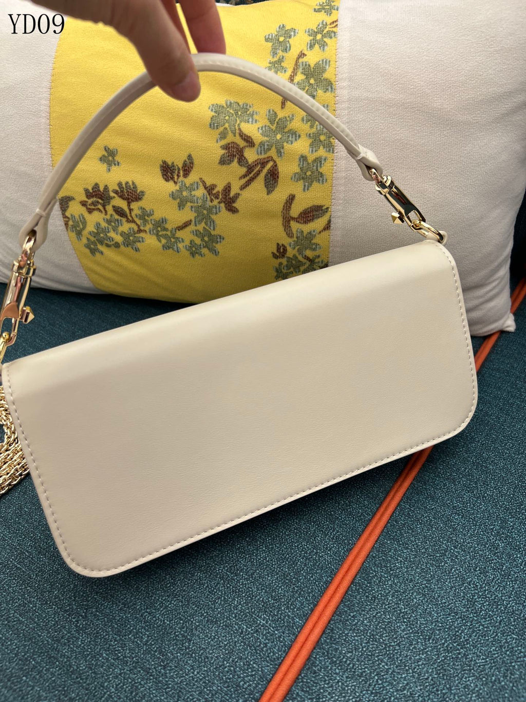 Garavani VLogo Signature Bag