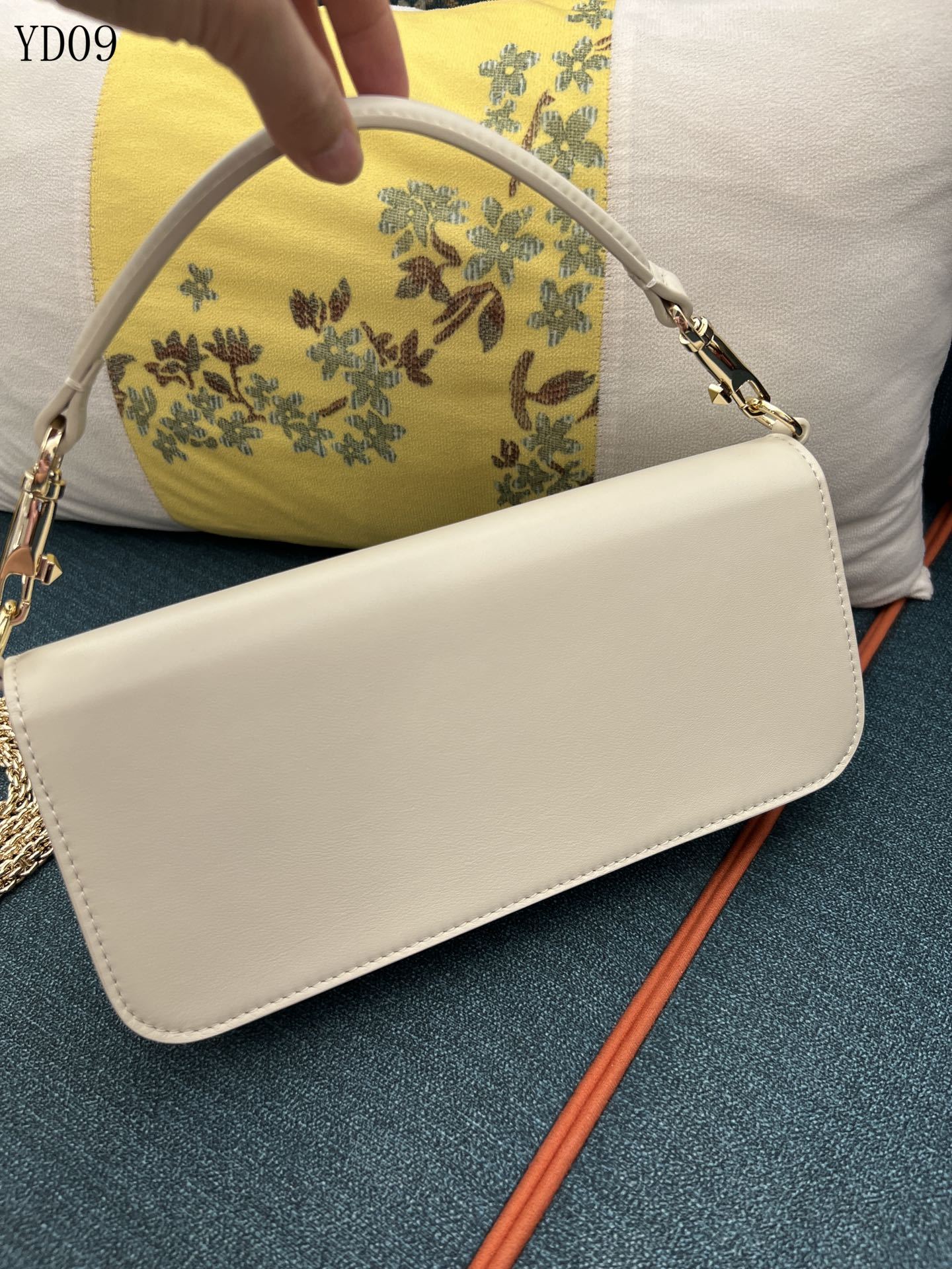 Garavani VLogo Signature Bag