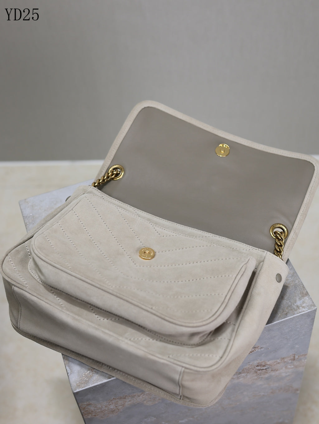 Niki Medium Shoulder Bag