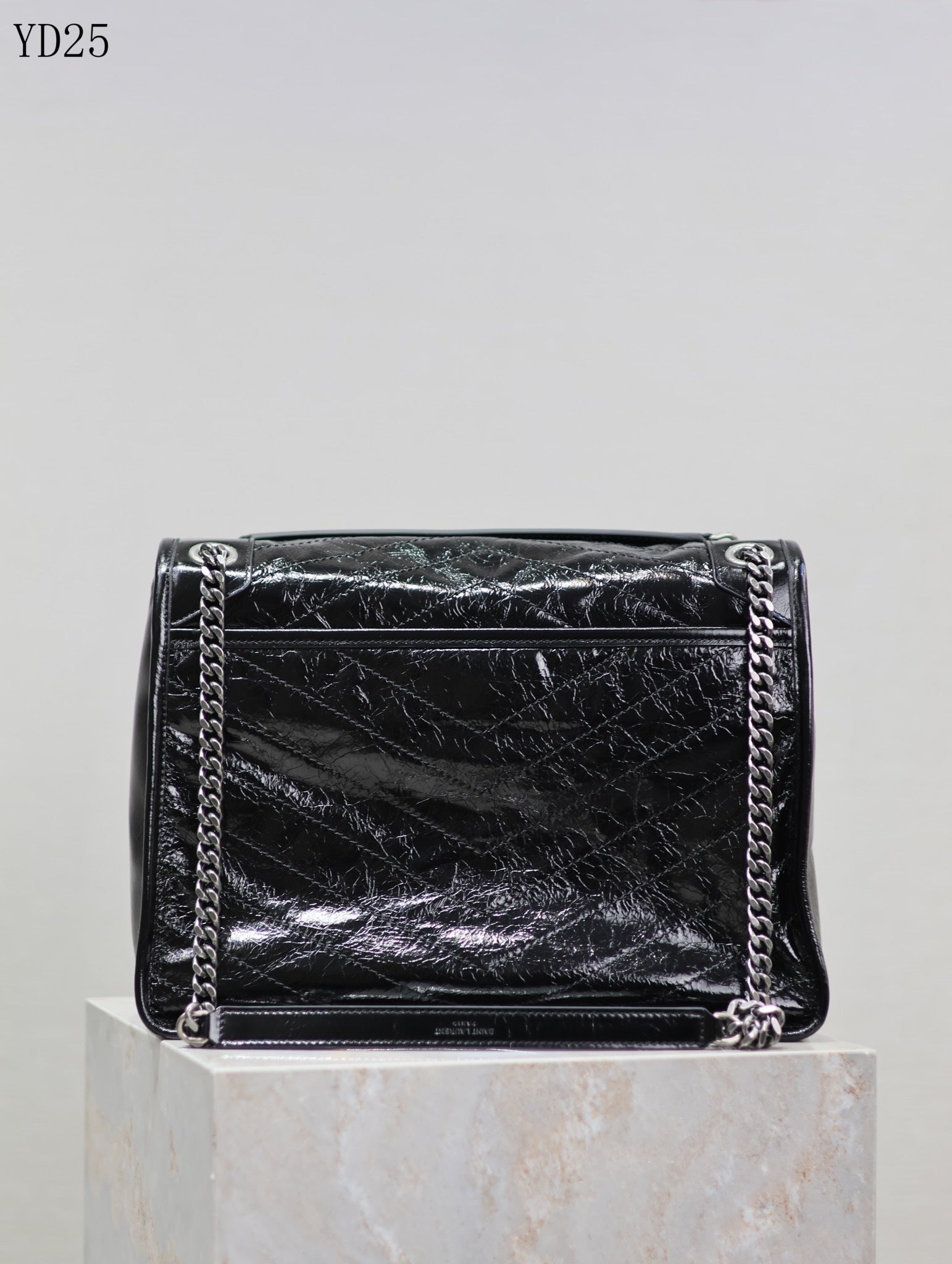 Niki Medium Leather Shoulder Bag