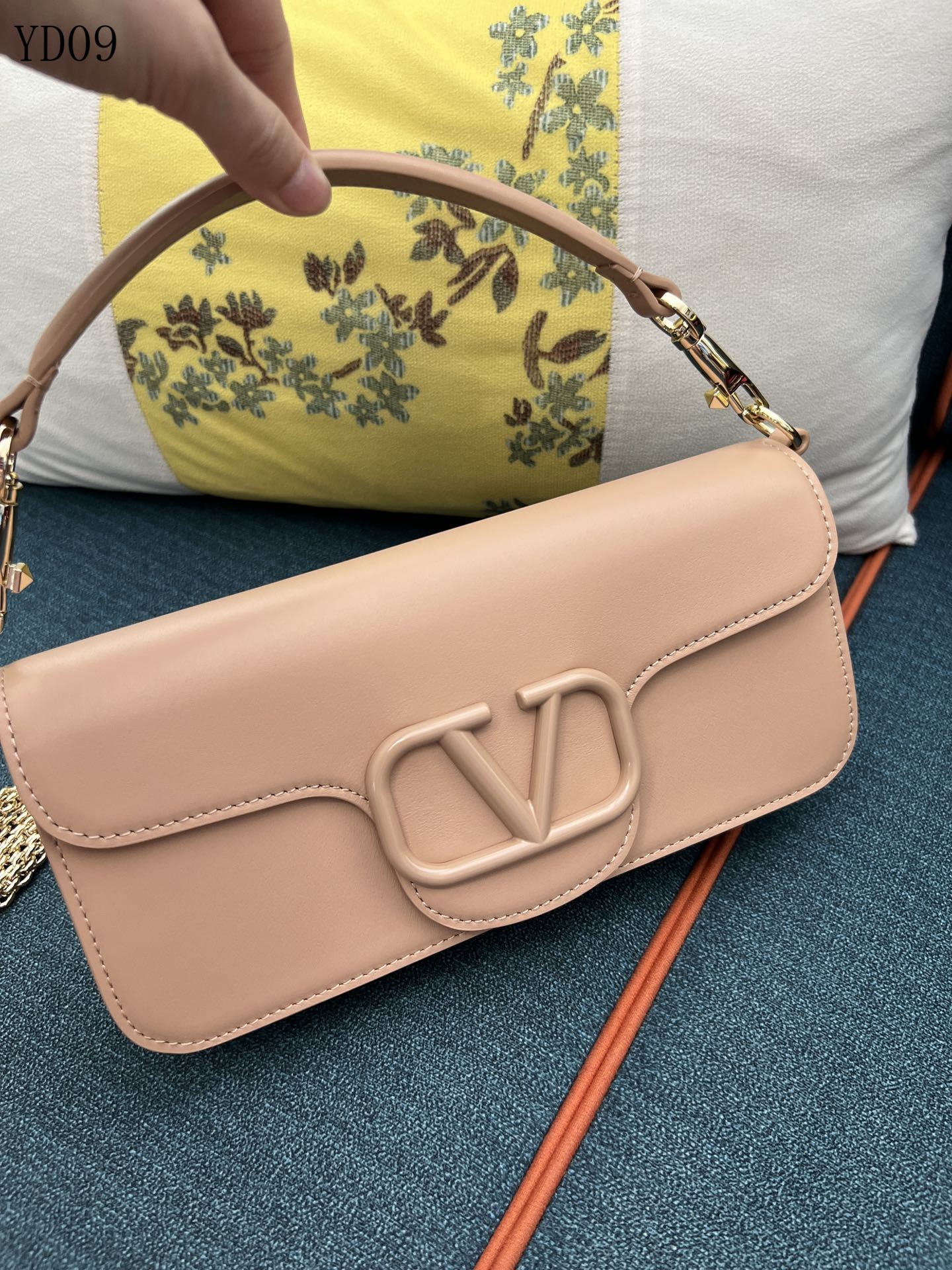 Garavani VLogo Signature Bag