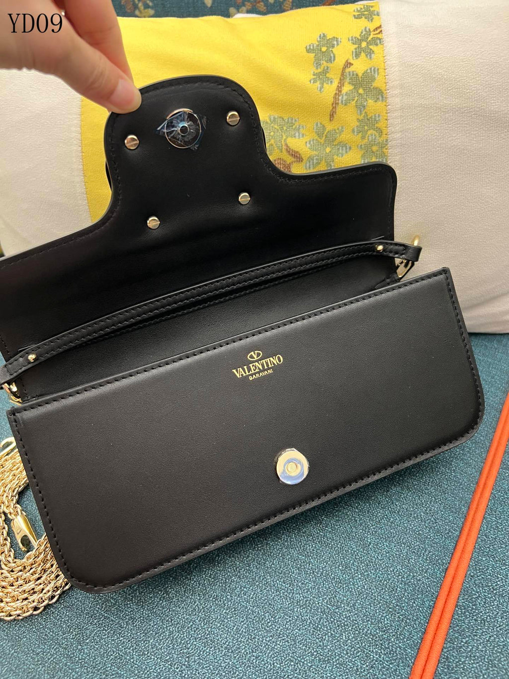 Garavani VLogo Signature Bag