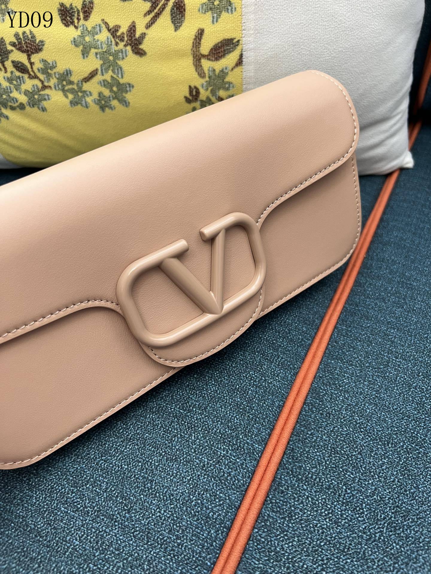 Garavani VLogo Signature Bag