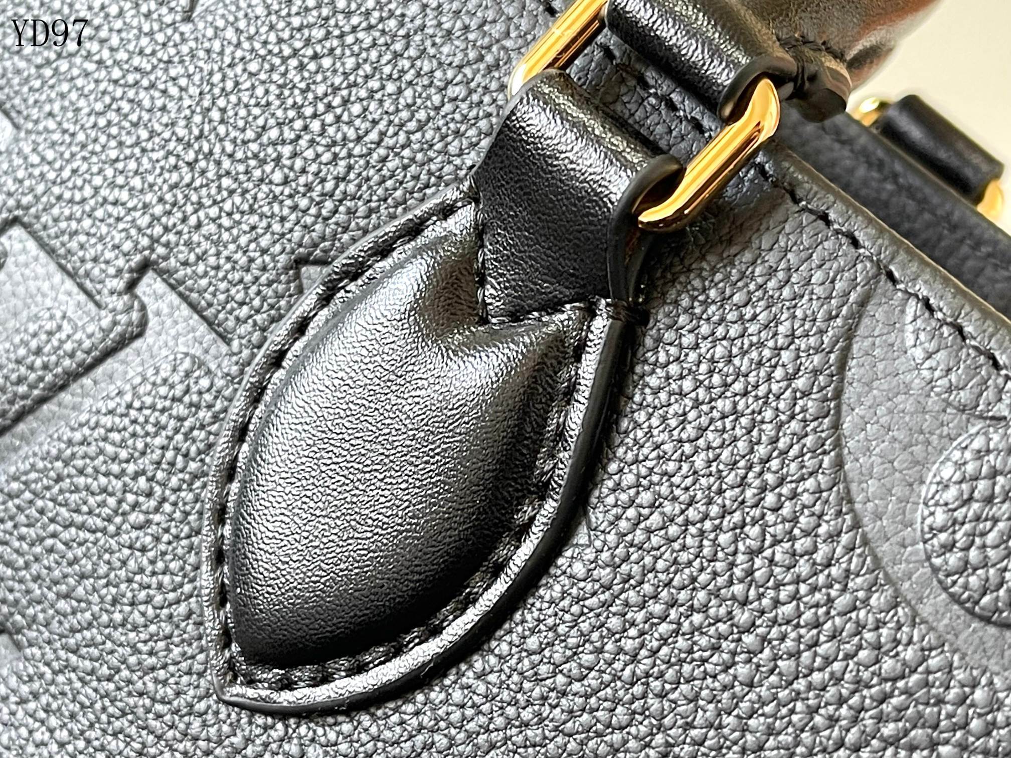 OnTheGo East West Bag