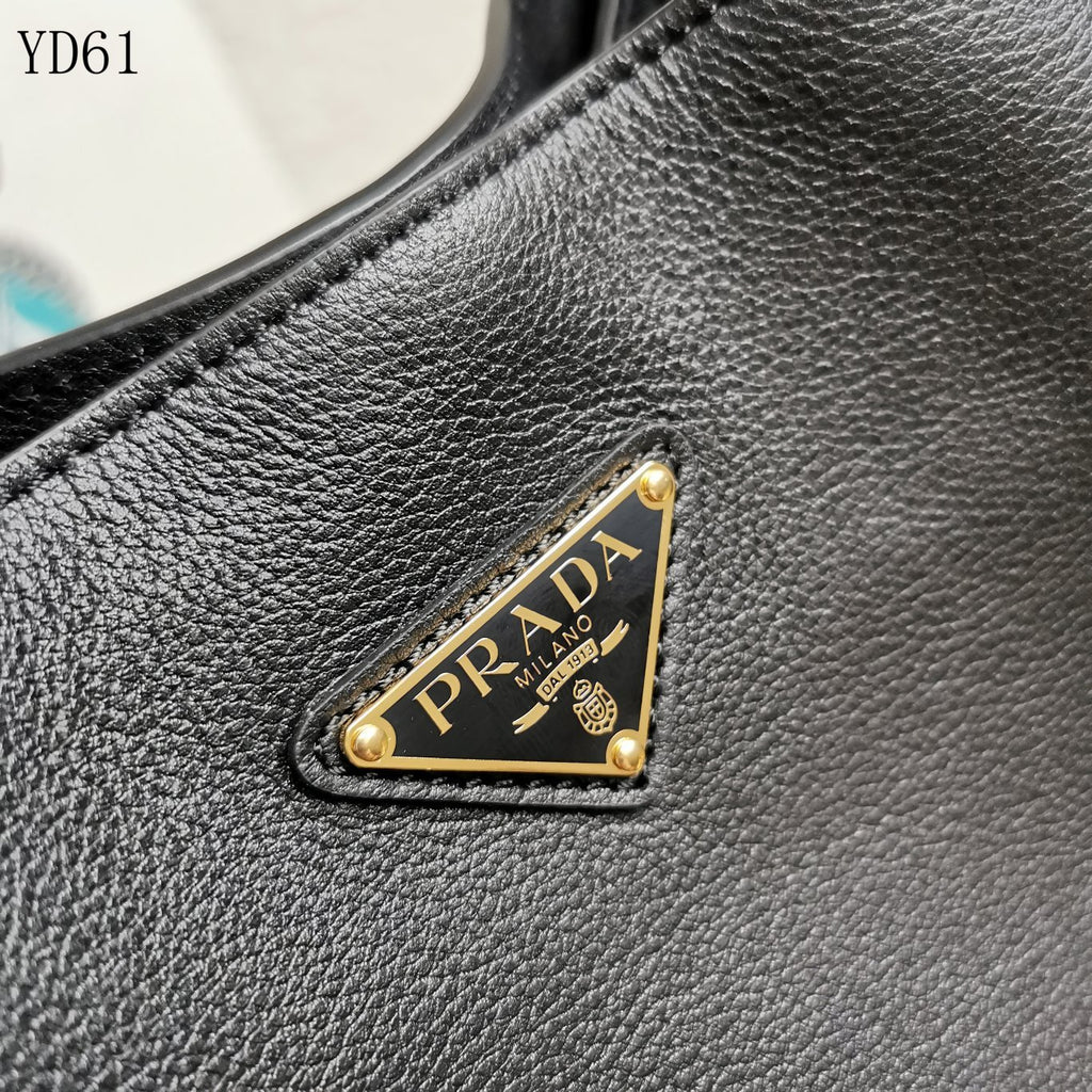 Tote Bag in Soft Grain Leather