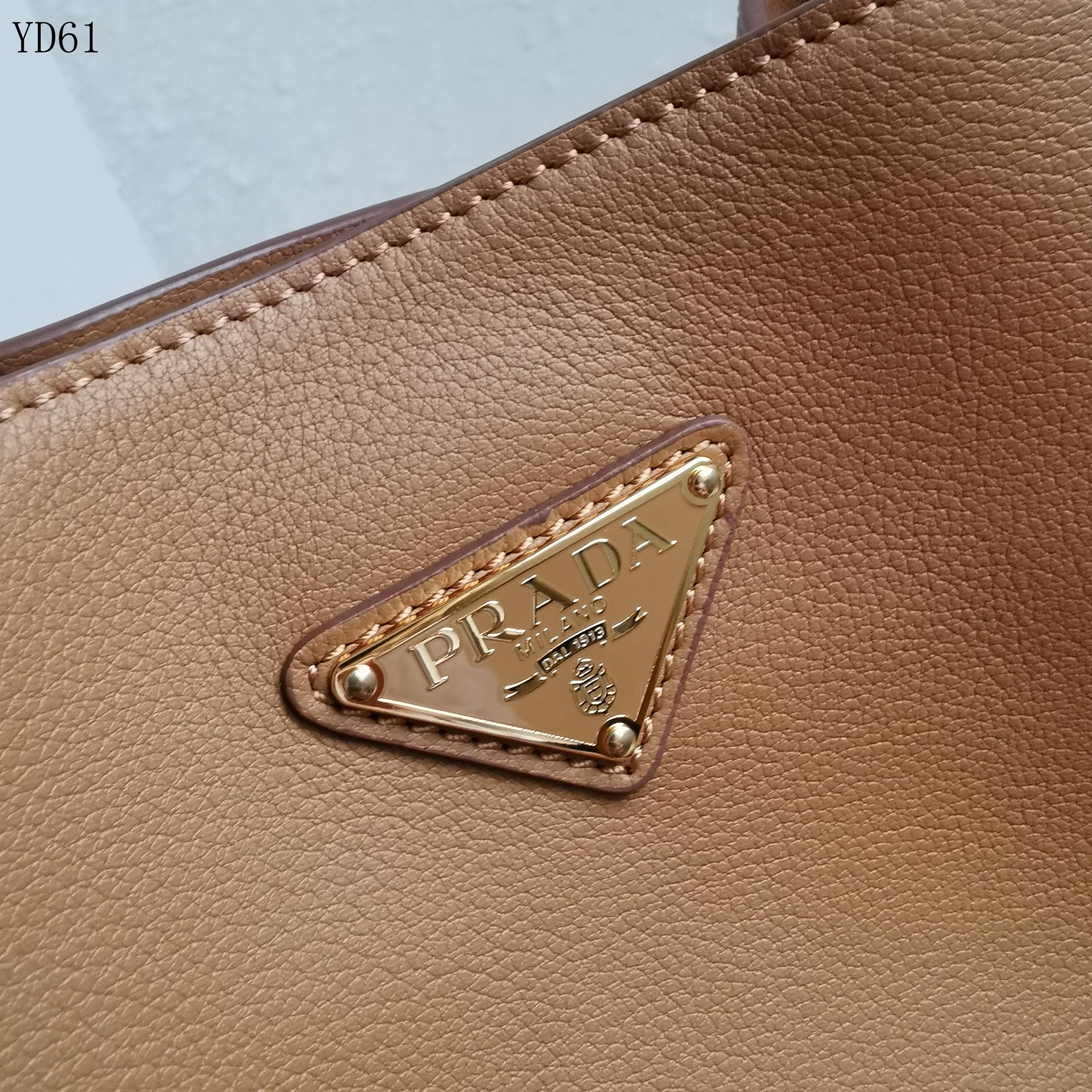 Tote Bag in Soft Grain Leather