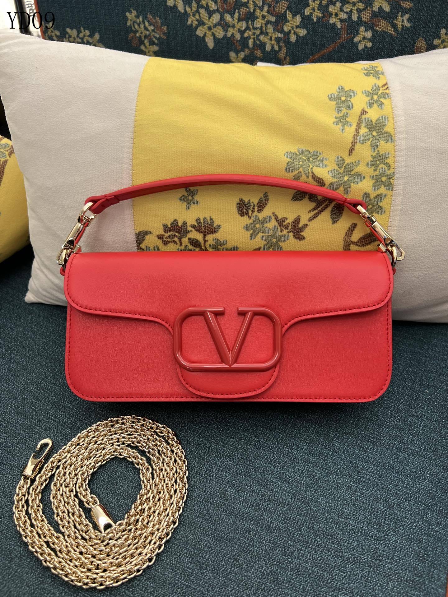 Garavani VLogo Signature Bag