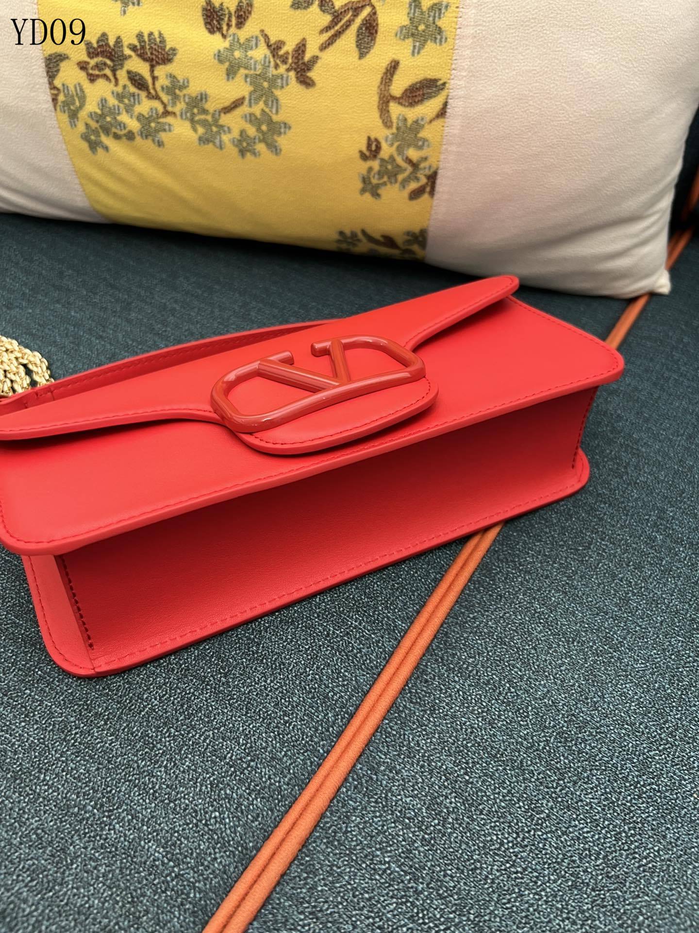 Garavani VLogo Signature Bag