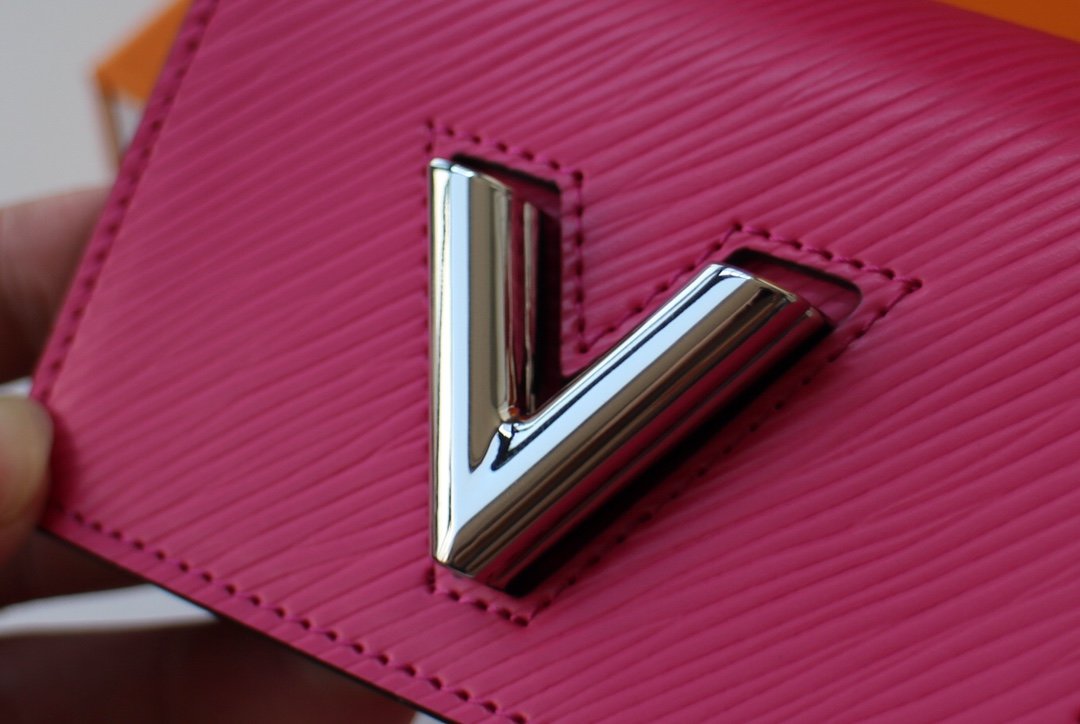 Epi Leather Twist Wallet