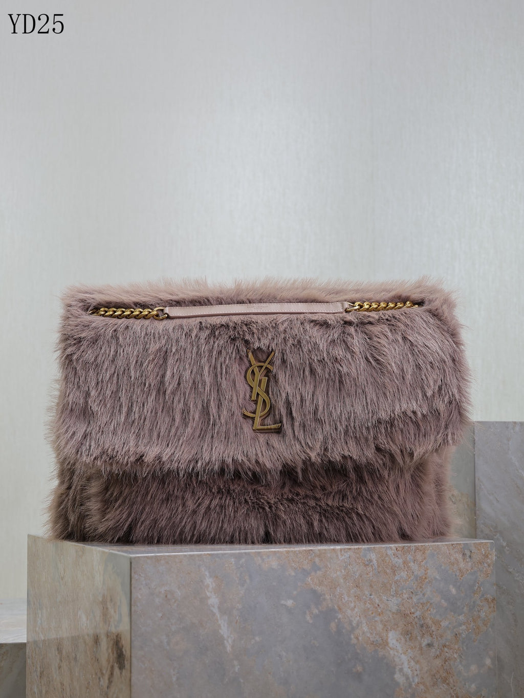 Niki Large in Shearling Bag