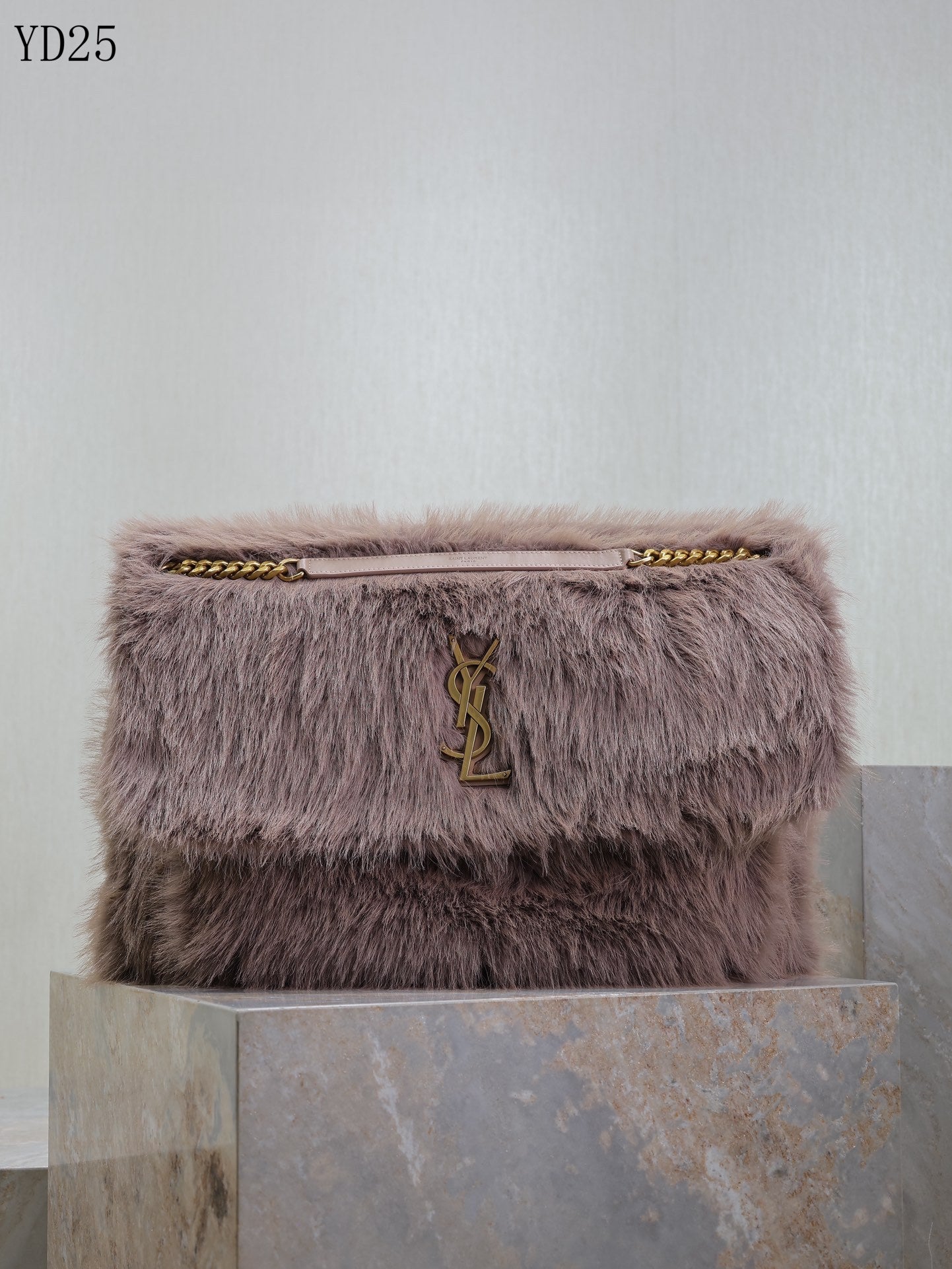 Niki Large in Shearling Bag