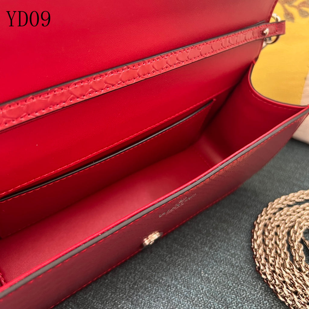 Garavani VLogo Signature Ayers Leather Bag