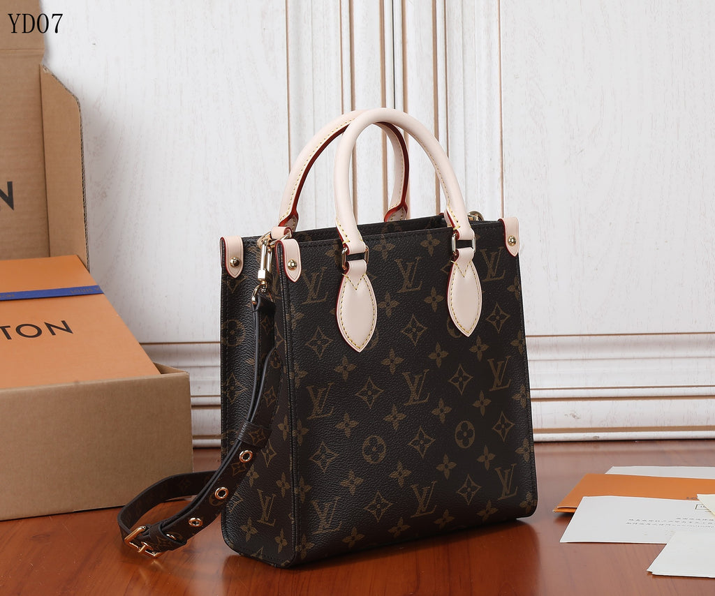 Monogram Sac Plat BB