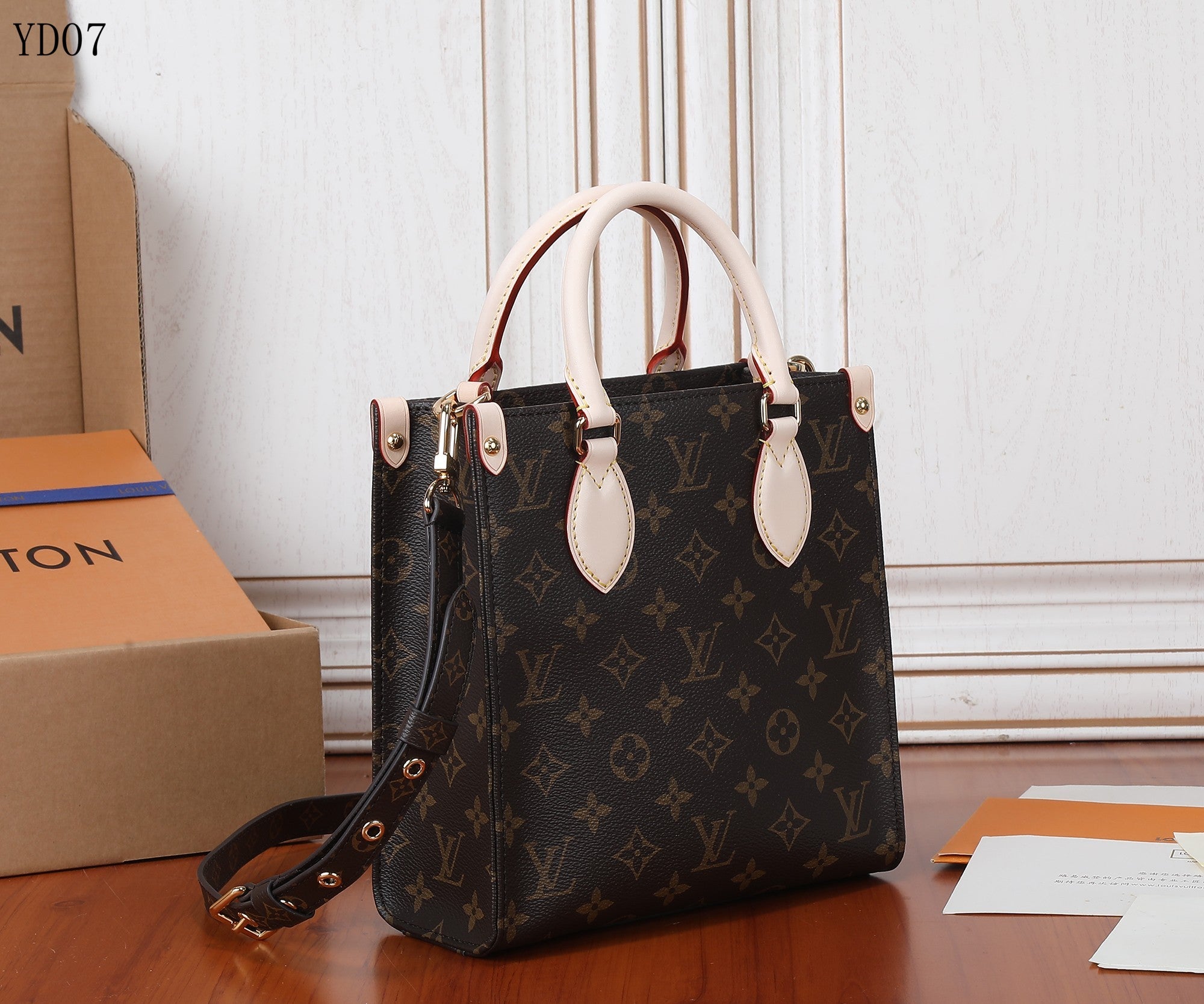 Monogram Sac Plat BB