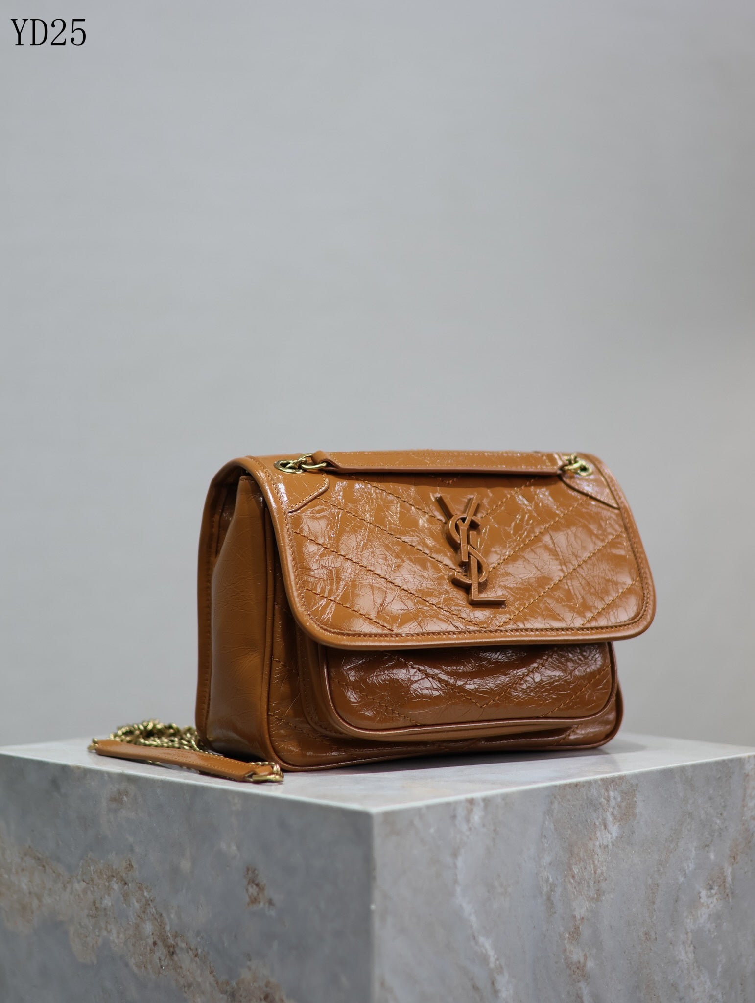 Niki Medium Patent Leather Shoulder Bag