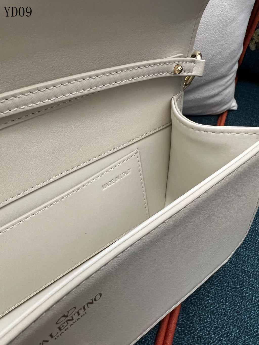 Garavani VLogo Signature Bag