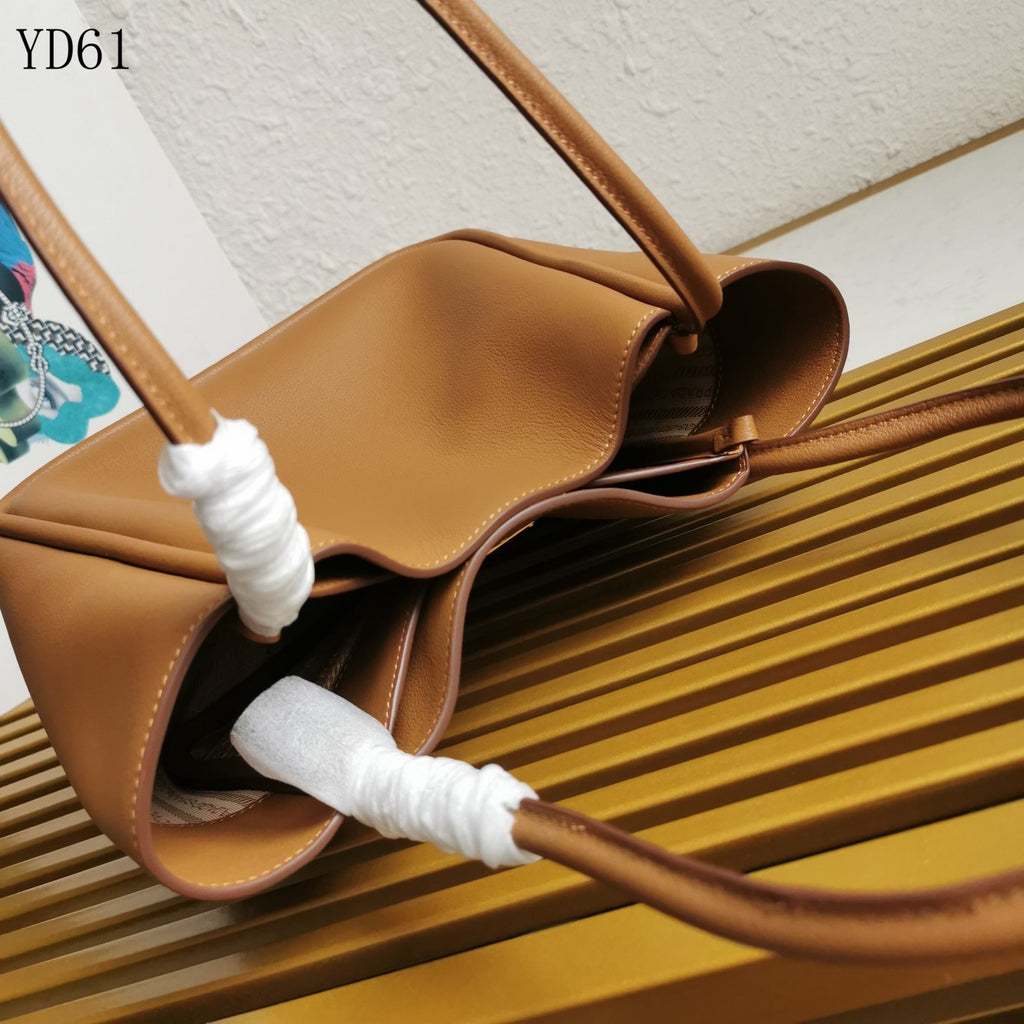 Tote Bag in Soft Grain Leather