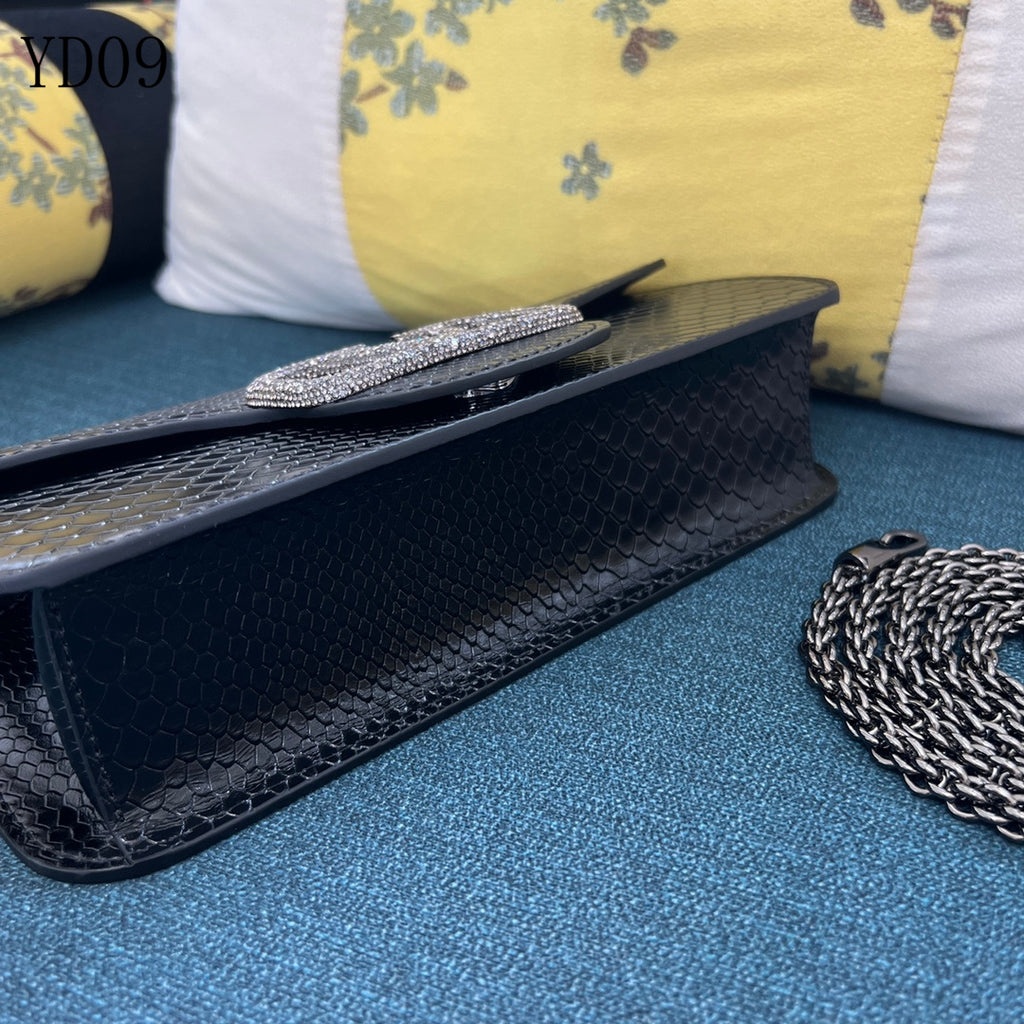 Garavani VLogo Signature Ayers Leather Bag