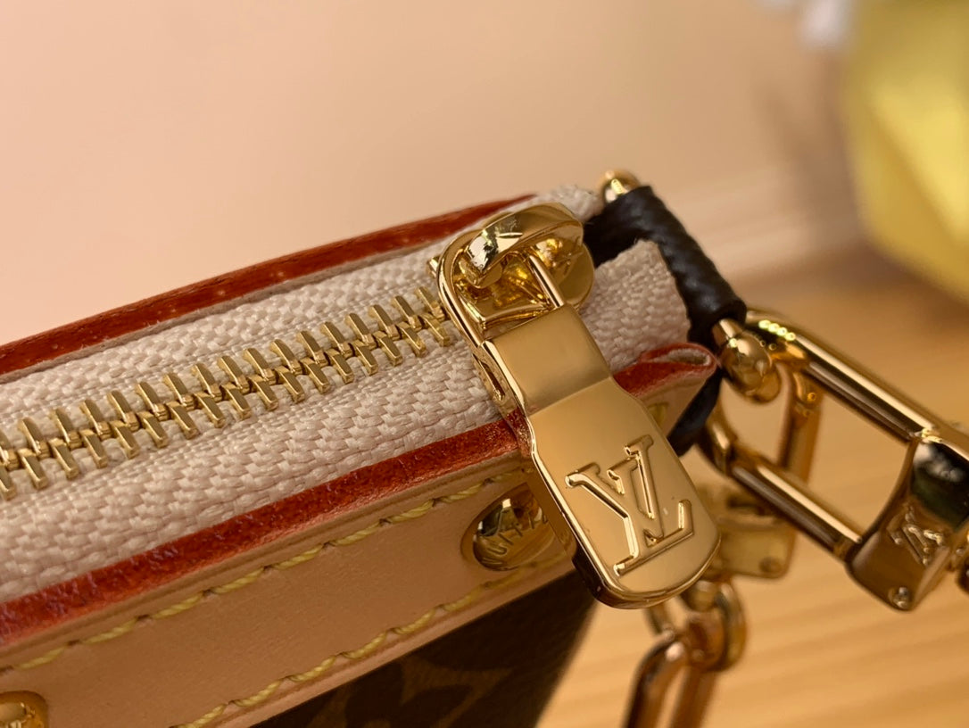 Pochette Accessoires Bag