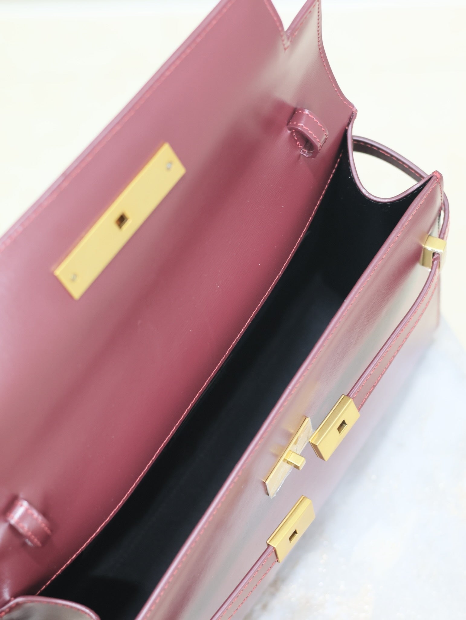 Crocodile-Embossed Leather Chain Bag