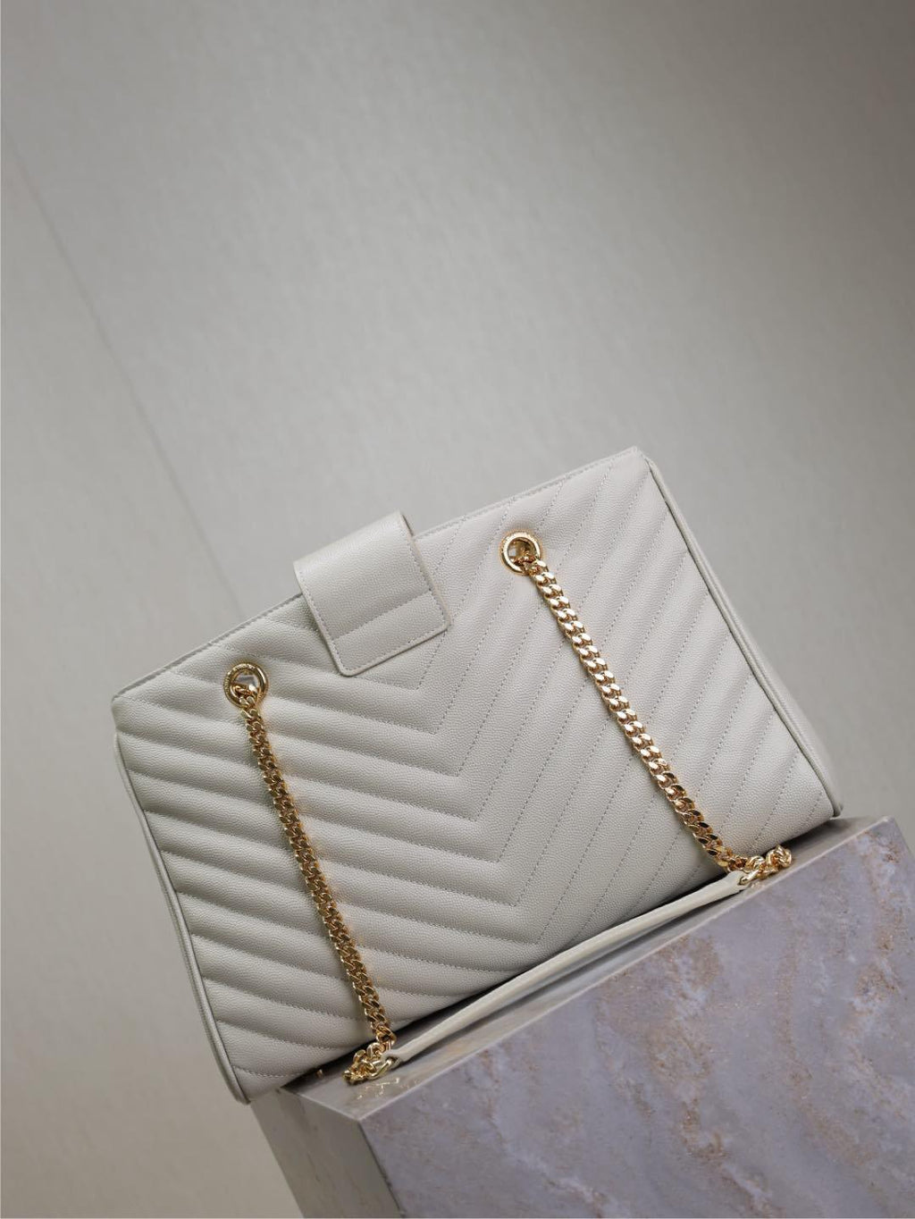 Grain Leather Chain Shoulder Bag