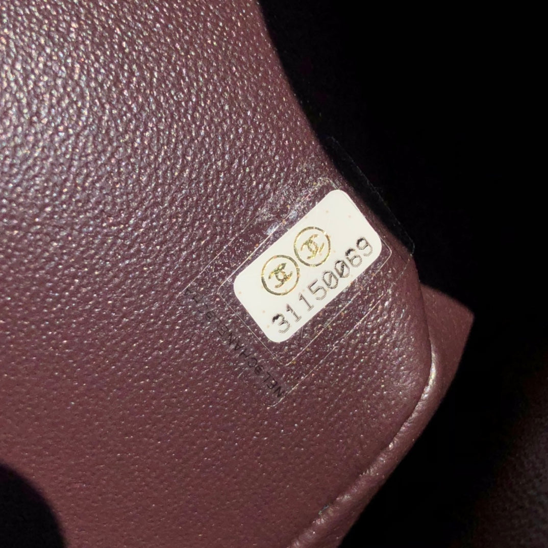 3.55 Large Caviar Leather Classic Double Flap Bag - Gold hardware