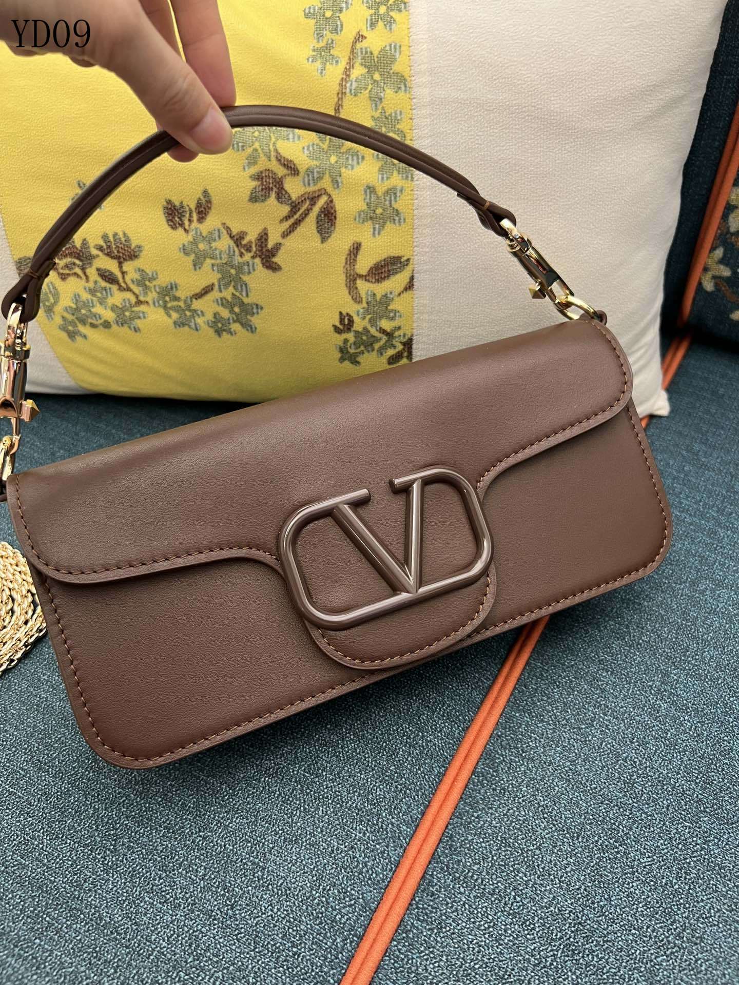Garavani VLogo Signature Bag