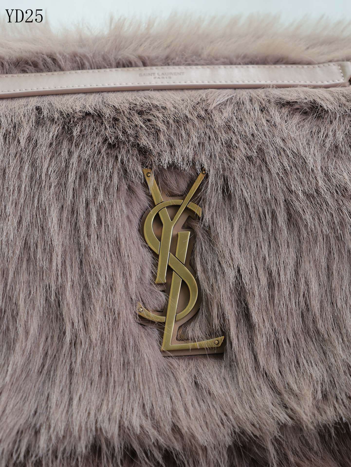 Niki Large in Shearling Bag