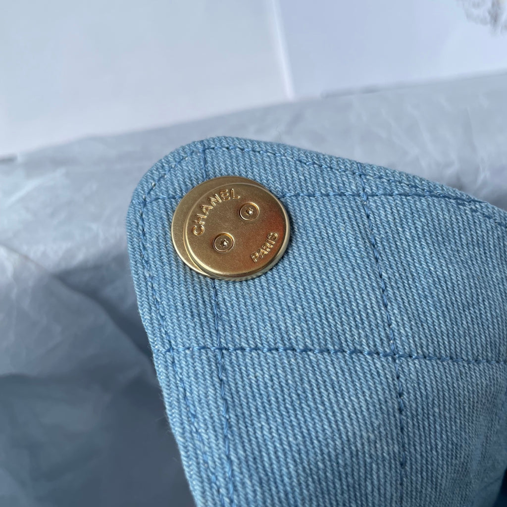 25 Medium Quilted Denim Bag