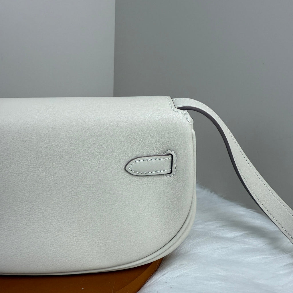 Kelly Move Moon Bag – Swift Leather, Silver hardware