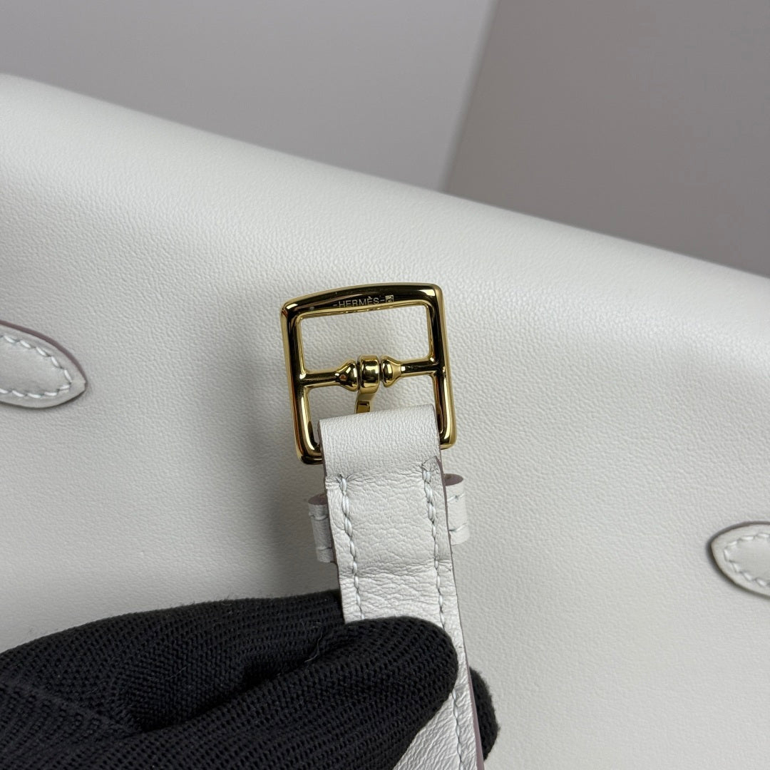 Kelly Move Moon Bag – Swift Leather, Gold hardware