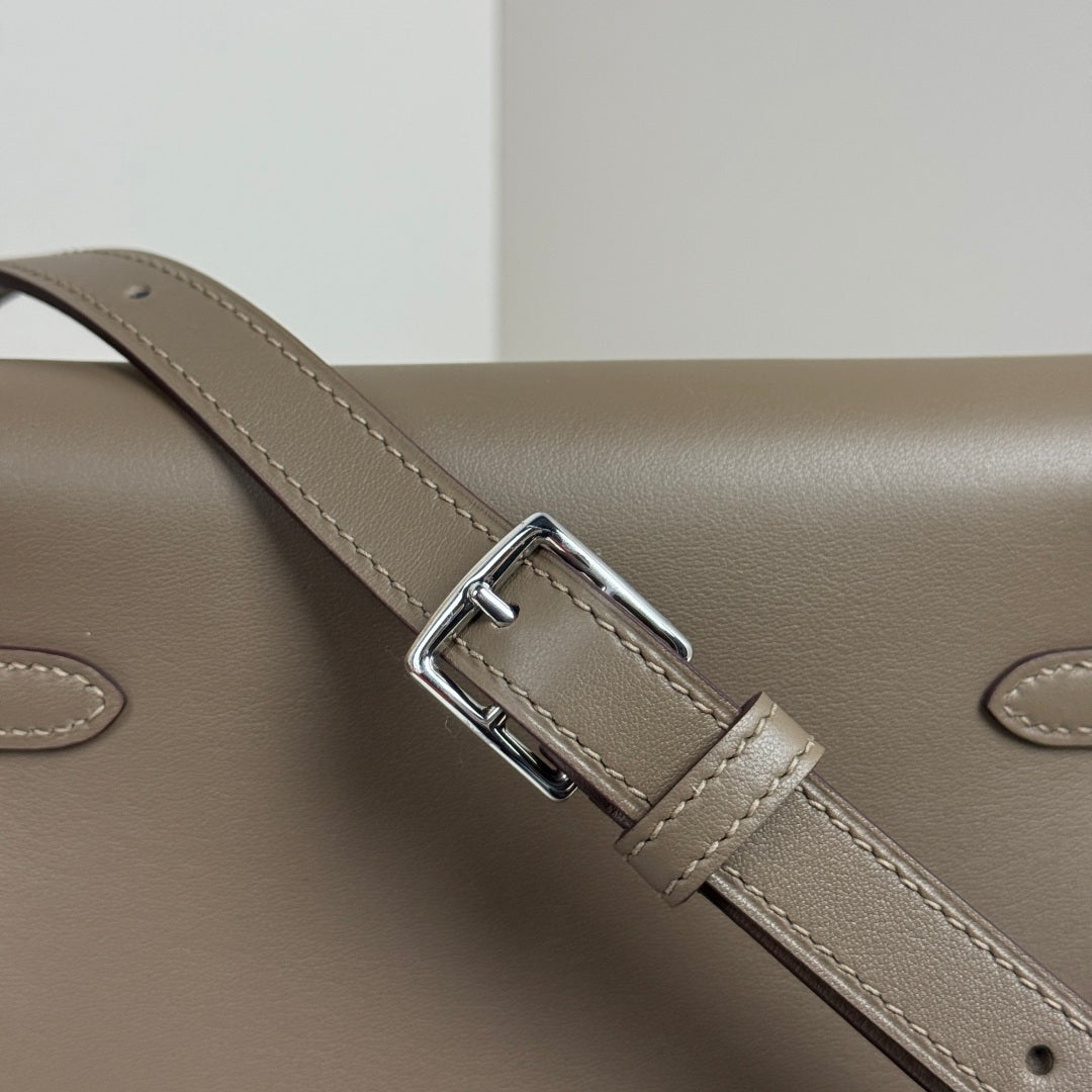 Kelly Move Moon Bag – Swift Leather, Silver hardware