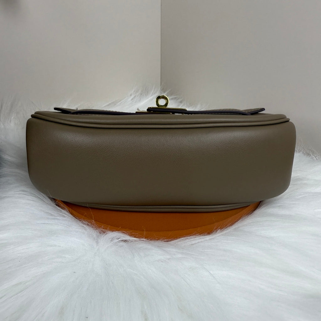 Kelly Move Moon Bag – Swift Leather, Gold hardware