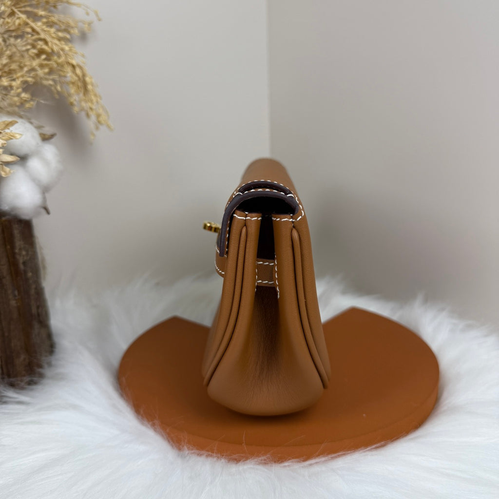 Kelly Move Moon Bag – Swift Leather, Gold hardware