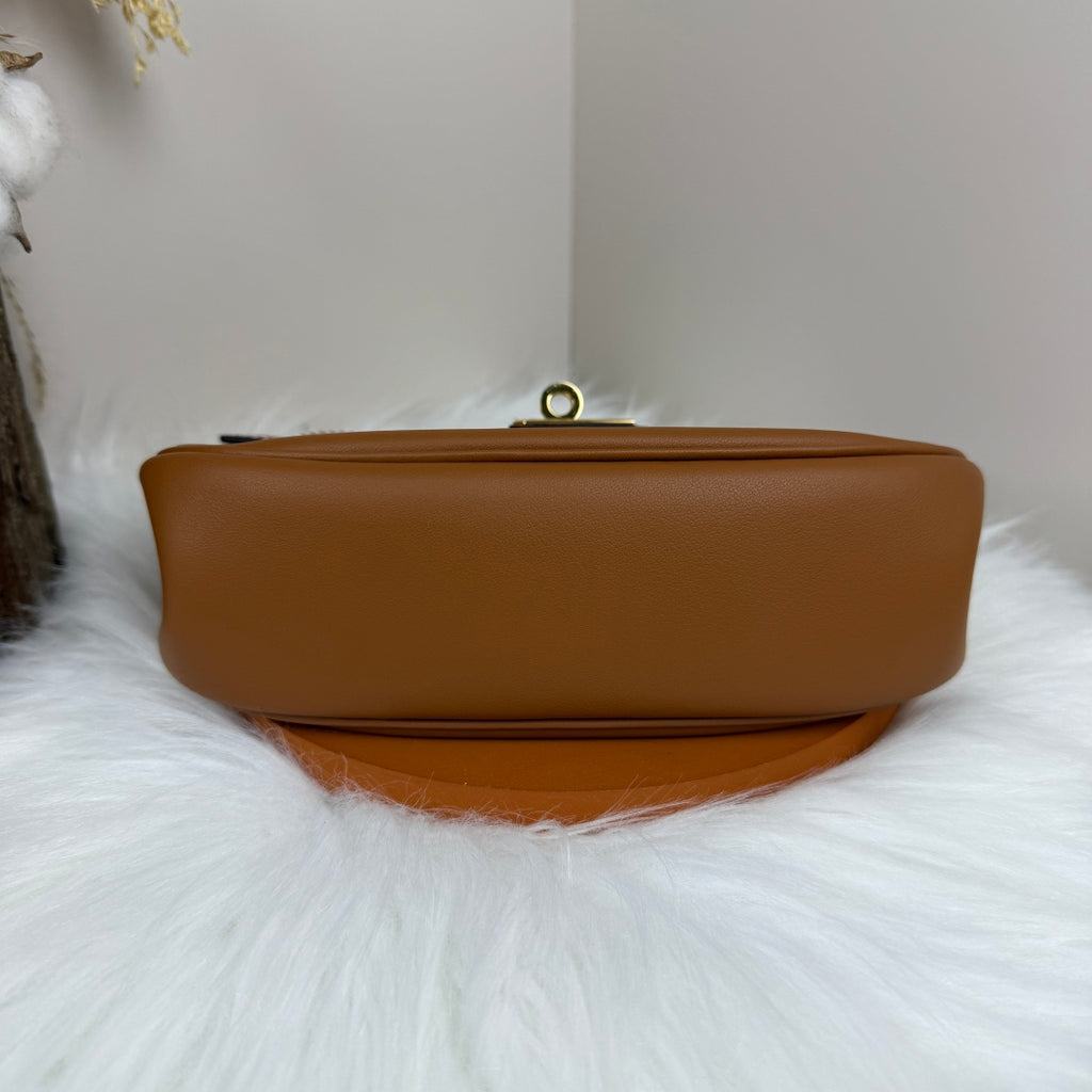 Kelly Move Moon Bag – Swift Leather, Gold hardware