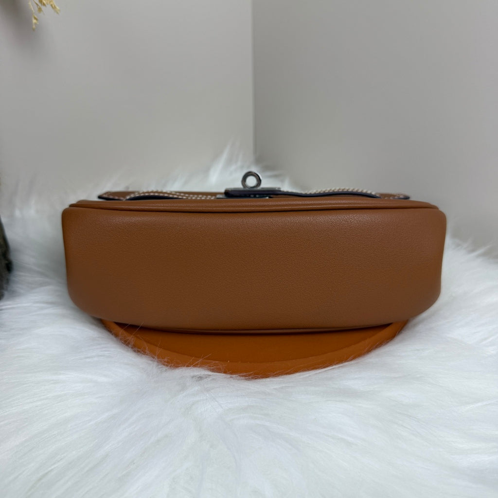 Kelly Move Moon Bag – Swift Leather, Silver hardware