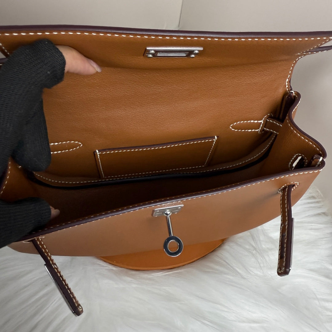 Kelly Move Moon Bag – Swift Leather, Silver hardware