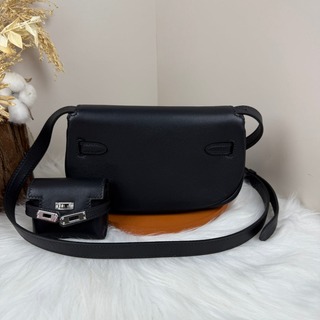 Kelly Move Moon Bag – Swift Leather, Silver hardware