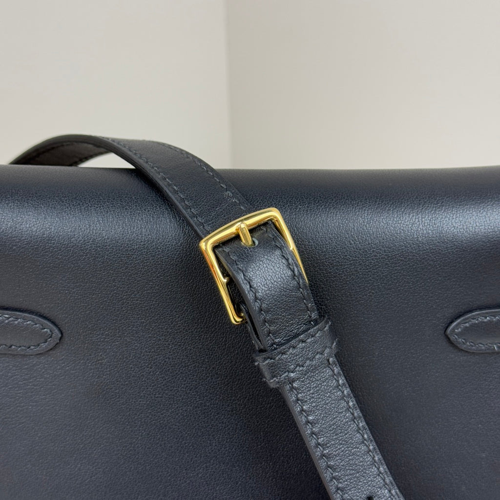 Kelly Move Moon Bag – Swift Leather, Gold hardware