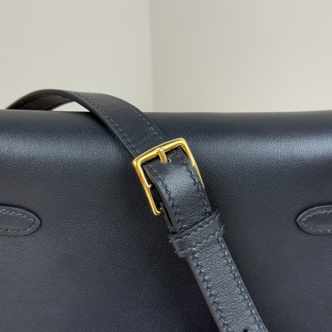 Kelly Move Moon Bag – Swift Leather, Gold hardware